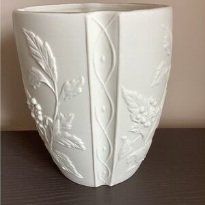Ceramic planter